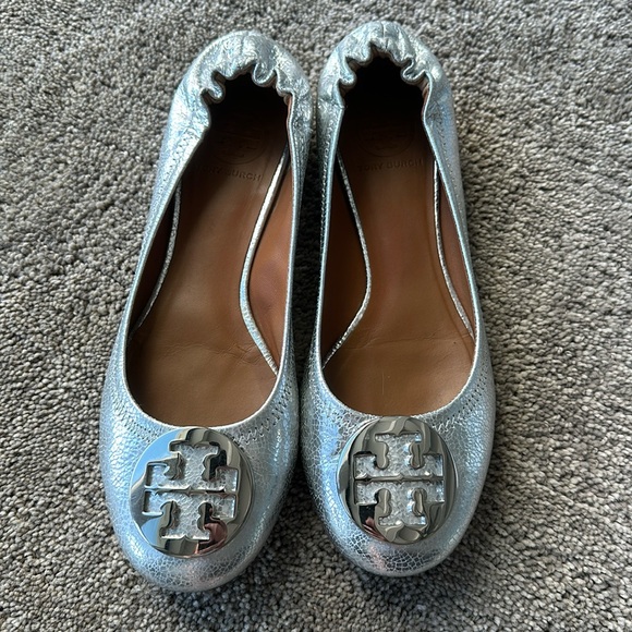 Tory Burch silver flats - Picture 1 of 6
